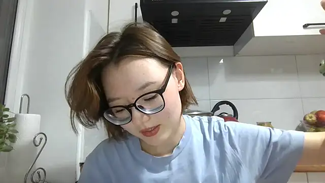 Snapshot of LilyTaylors chatting on 10/12/25, 04:19 LilyTaylors online show from 10/12/25, 04:19