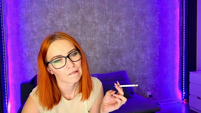 Snapshot of scarleteyes_ chatting on 11/09/25, 05:11 scarleteyes online show from 11/09/25, 05:11