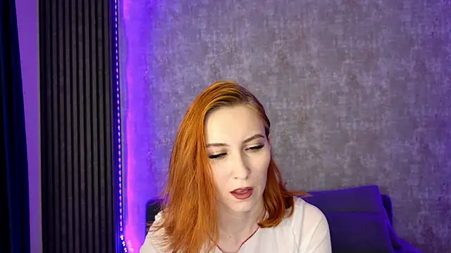 Snapshot of scarleteyes_ chatting on 11/23/25, 05:28 scarleteyes online show from 11/23/25, 05:28