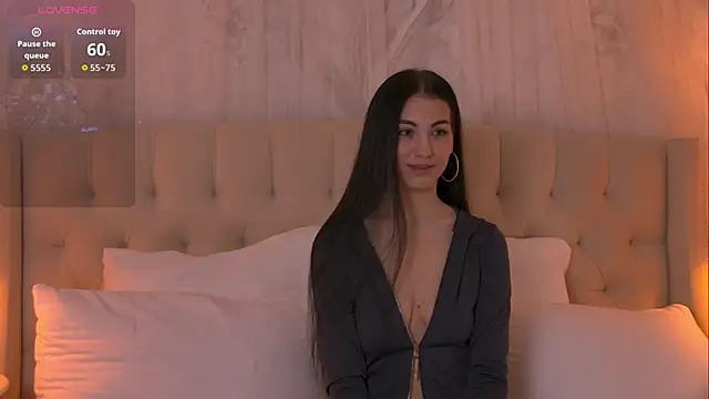 Snapshot of BettyLeen chatting on 11/25/25, 04:02 BettyLeen online show from 11/25/25, 04:02