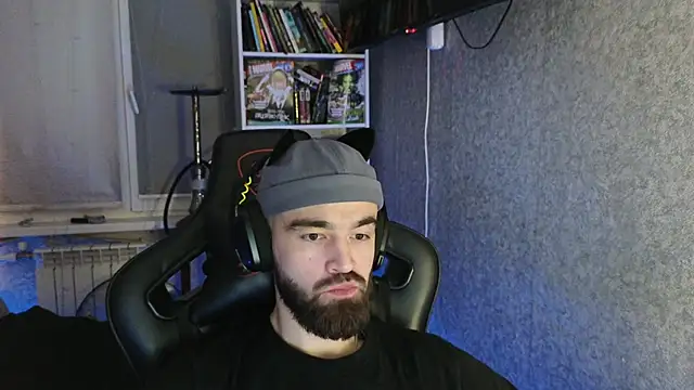 Nik Namee online show from 11/18/25, 04:49