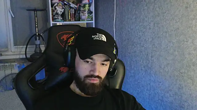 Nik Namee online show from 11/30/25, 09:04