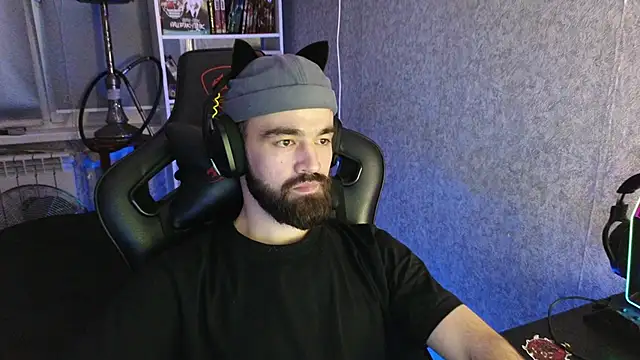 Nik Namee online show from 10/30/25, 01:37