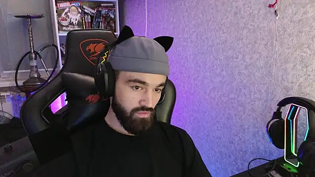 Nik Namee online show from 10/31/25, 01:46