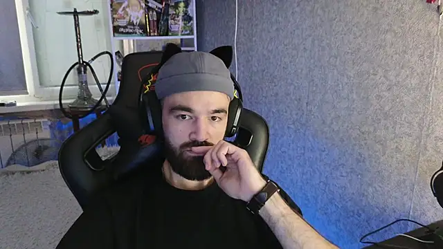 Nik Namee online show from 11/24/25, 01:22