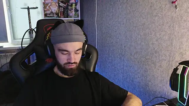 Nik Namee online show from 11/17/25, 01:04