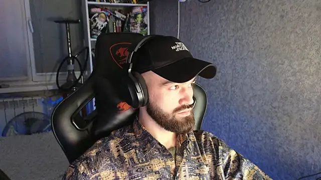 Nik Namee online show from 12/19/25, 12:03