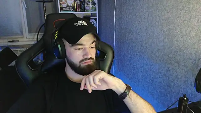 Nik Namee online show from 11/19/25, 02:11