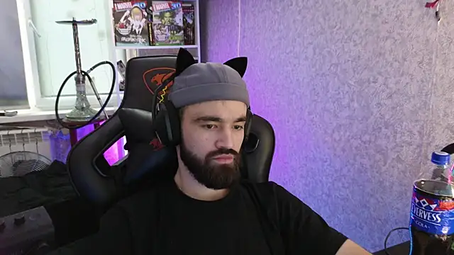 Nik Namee online show from 10/30/25, 01:42