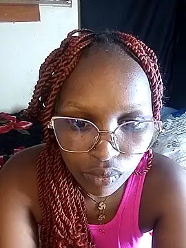 Snapshot of roseluna301 chatting on 10/08/25, 03:46 roseluna301 online show from 10/08/25, 03:46