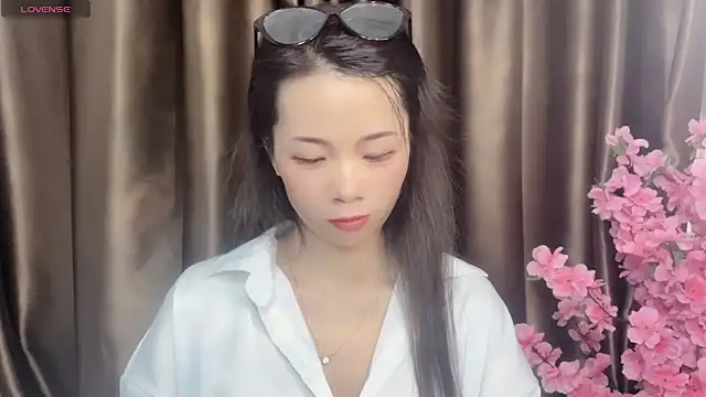 Lynnalltop-165-KeKe online show from 10/15/25, 12:09