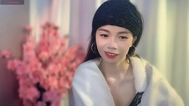 Snapshot of Lynnalltop-165-KeKe chatting on 11/13/25, 03:49 Lynnalltop-165-KeKe online show from 11/13/25, 03:49