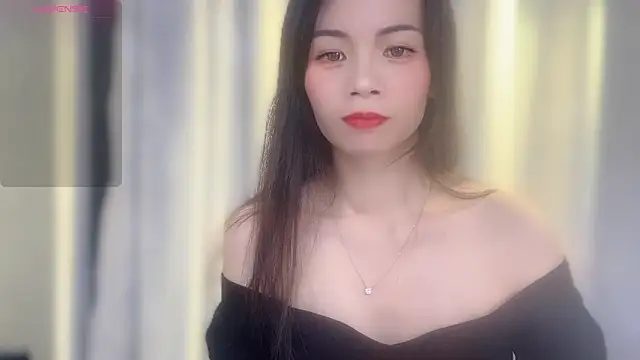 Snapshot of Lynnalltop-165-KeKe chatting on 11/17/25, 11:47 Lynnalltop-165-KeKe online show from 11/17/25, 11:47