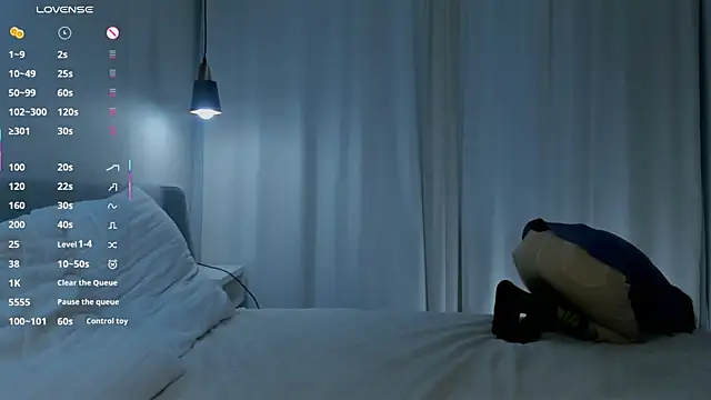 Snapshot of AiFusch chatting on 11/24/25, 08:36 AiFusch online show from 11/24/25, 08:36