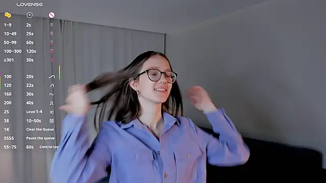 Snapshot of AiFusch chatting on 11/17/25, 09:02 AiFusch online show from 11/17/25, 09:02