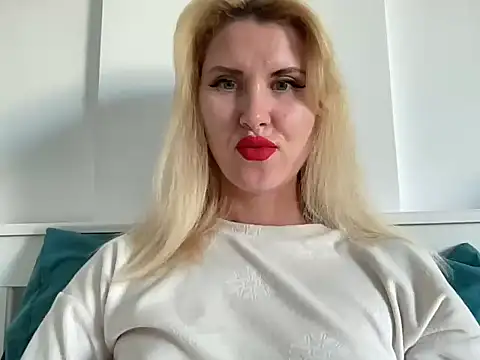 Snapshot of Ilymaris chatting on 02/22/26, 11:45 Ilymaris online show from 02/22/26, 11:45