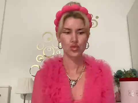 Snapshot of Ilymaris chatting on 02/10/26, 12:31 Ilymaris online show from 02/10/26, 12:31