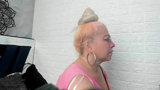 pamela velazco online show from 11/12/25, 01:37