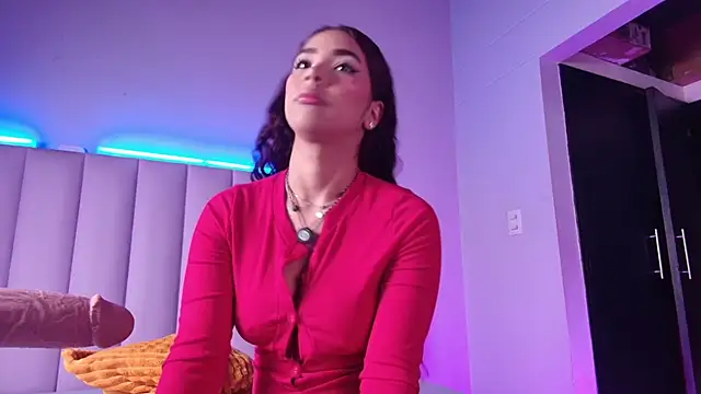 NatalieHeaveen online show from 12/04/25, 12:15