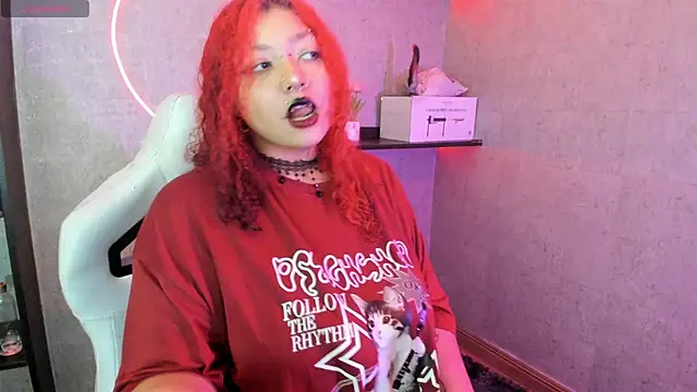 Snapshot of irisfeitan chatting on 11/21/25, 10:14 irisfeitan online show from 11/21/25, 10:14