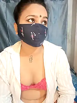 Snapshot of CUTE-567 chatting on 11/15/25, 08:18 CUTE-567 online show from 11/15/25, 08:18