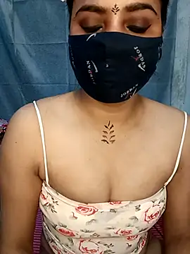 Snapshot of CUTE-567 chatting on 12/16/25, 04:33 CUTE-567 online show from 12/16/25, 04:33