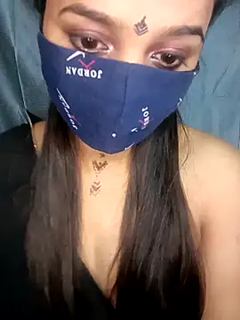 Snapshot of CUTE-567 chatting on 11/08/25, 08:23 CUTE-567 online show from 11/08/25, 08:23