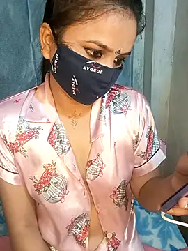 Snapshot of CUTE-567 chatting on 11/11/25, 09:42 CUTE-567 online show from 11/11/25, 09:42