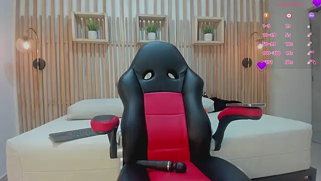 Snapshot of sharon_fennel chatting on 10/29/25, 12:04 sharon fennel online show from 10/29/25, 12:04