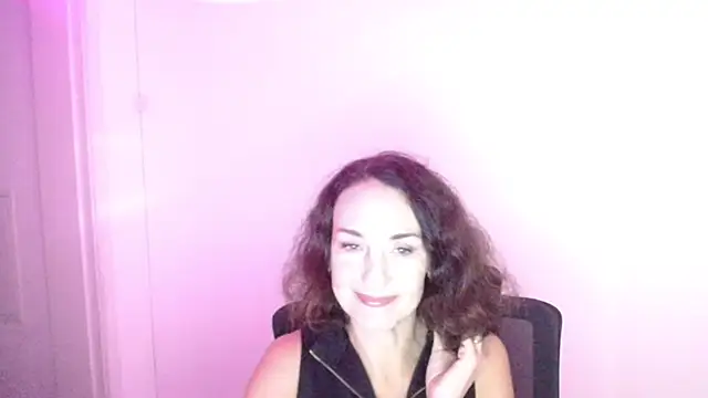 Snapshot of Rosie_Rosee chatting on 10/15/25, 11:40 Rosie Rosee online show from 10/15/25, 11:40