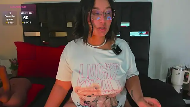 SussySunny  online show from 02/11/26, 05:40