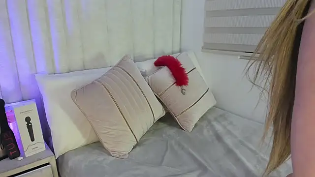  nicole moon online show from 10/14/25, 12:28