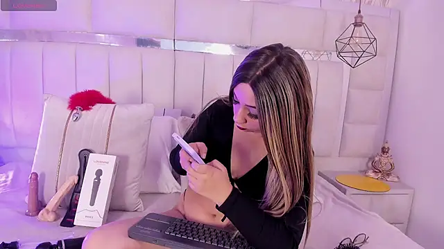  nicole moon online show from 11/12/25, 01:26