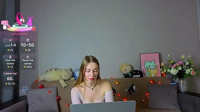 ElizaPurrr online show from 10/30/25, 11:08