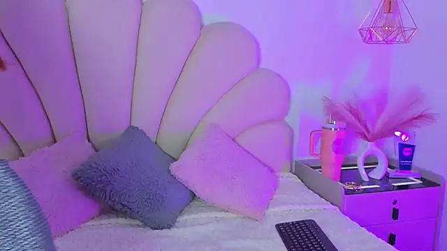 Alyss Sweet online show from 11/07/25, 01:59