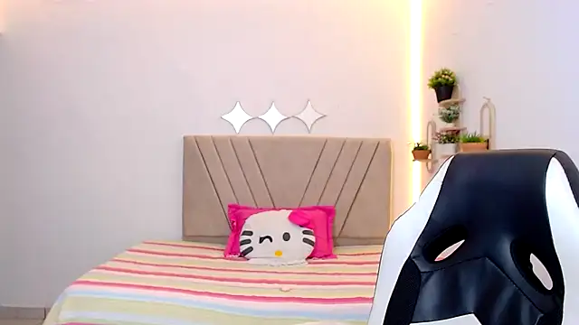 Snapshot of zara_cute chatting on 05/23/26, 12:15 zara cute online show from 05/23/26, 12:15