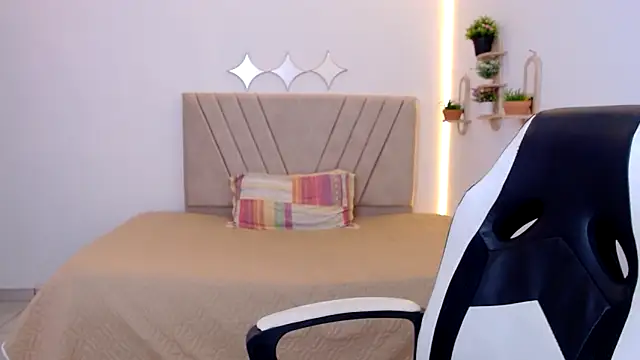 Snapshot of zara_cute chatting on 05/09/26, 12:08 zara cute online show from 05/09/26, 12:08
