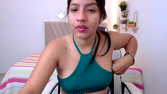 Snapshot of zara_cute chatting on 05/15/26, 12:14 zara cute online show from 05/15/26, 12:14