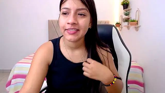 Snapshot of zara_cute chatting on 05/21/26, 12:13 zara cute online show from 05/21/26, 12:13