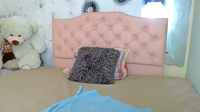 zara cute online show from 02/16/26, 12:15