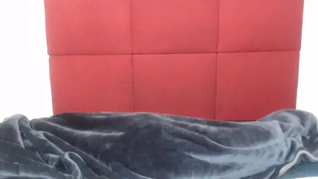 ZuriVixen online show from 11/25/25, 03:18