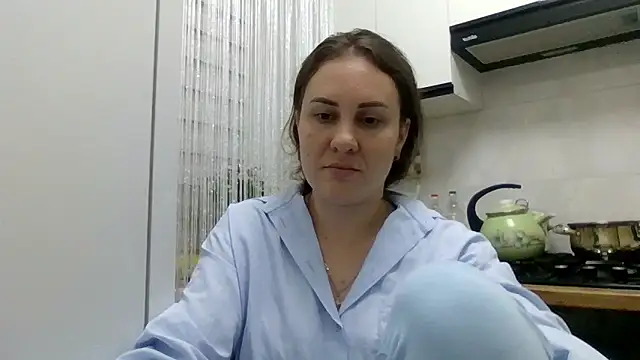Snapshot of MeadowEyes chatting on 06/18/26, 06:57 MeadowEyes online show from 06/18/26, 06:57