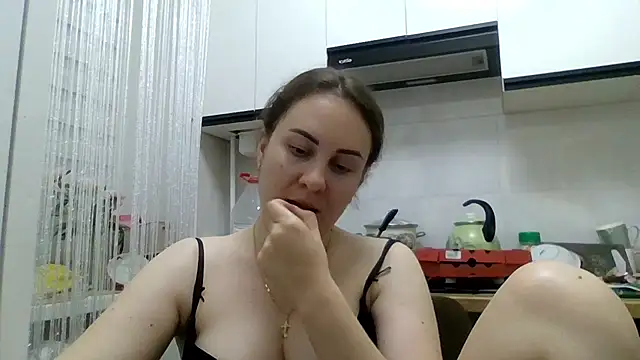 Snapshot of MeadowEyes chatting on 06/11/26, 06:27 MeadowEyes online show from 06/11/26, 06:27