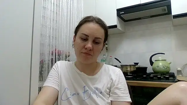Snapshot of MeadowEyes chatting on 06/27/26, 09:21 MeadowEyes online show from 06/27/26, 09:21