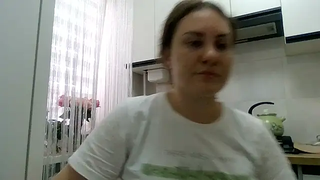 Snapshot of MeadowEyes chatting on 06/29/26, 04:39 MeadowEyes online show from 06/29/26, 04:39