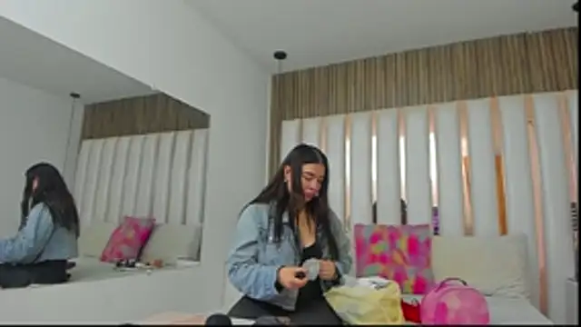 AmbarGills online show from 11/15/25, 01:04