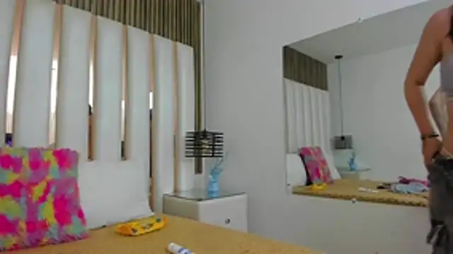 AmbarGills online show from 11/22/25, 12:59