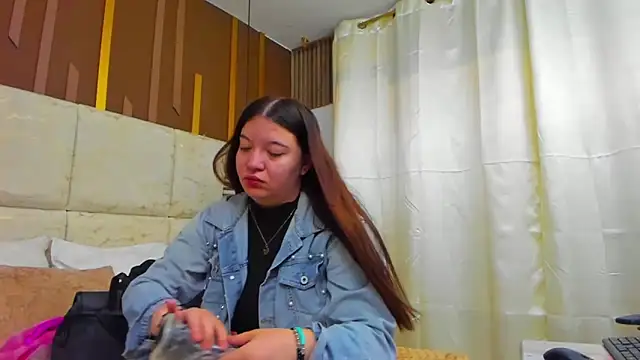 AmbarGills online show from 02/28/26, 01:00