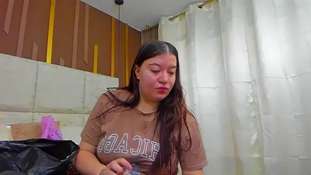 AmbarGills online show from 03/15/26, 01:07