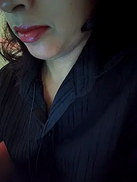 Royal Shona online show from 10/23/25, 06:17